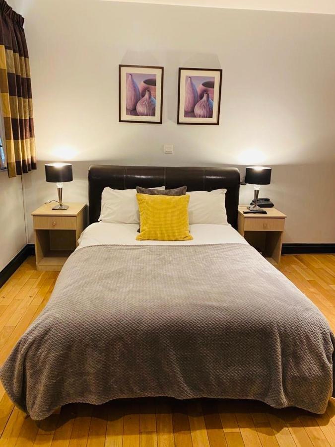 Thameside Hotel Ридинг Экстерьер фото